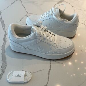 ALO RECOVERY MODE SNEAKER - White